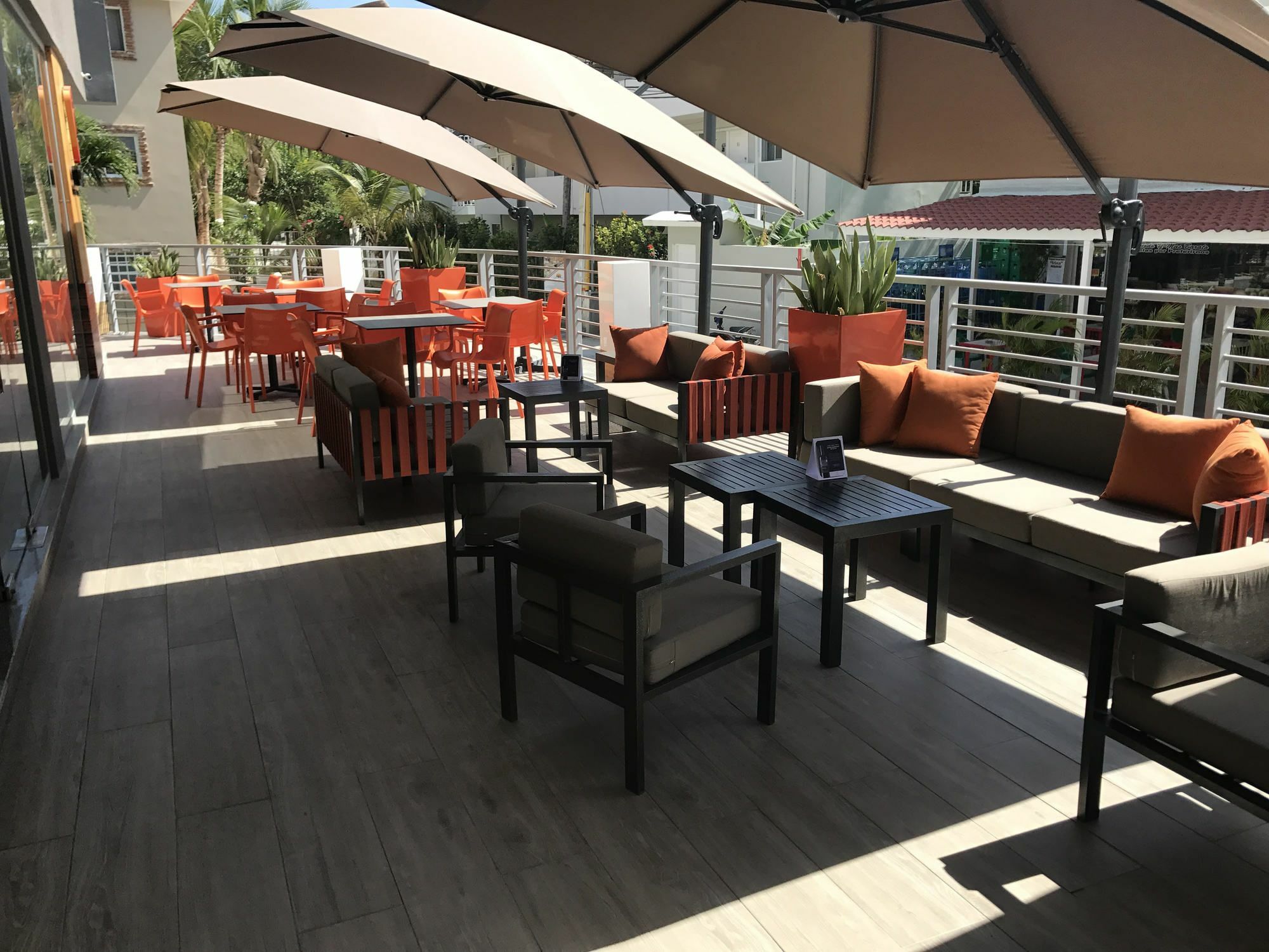 Ducassi Rooftop Pool & Hotel